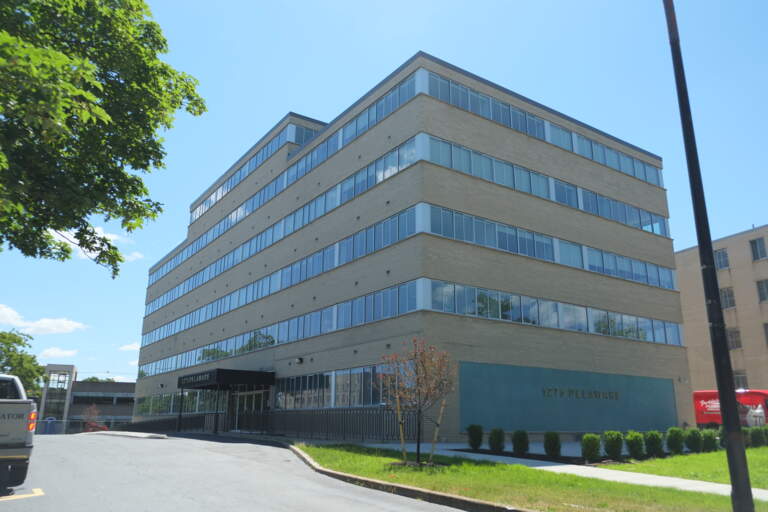 1275 Delaware